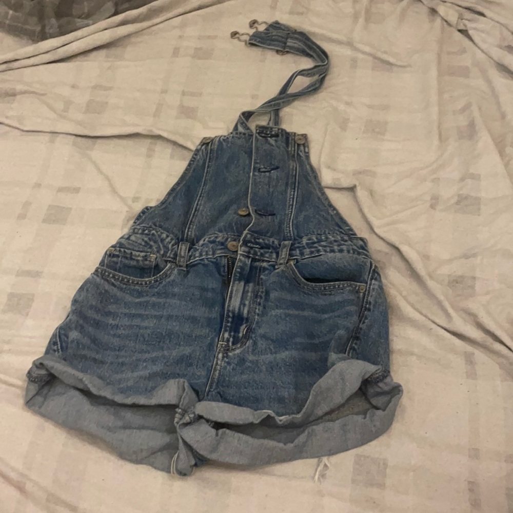 American eagle short overalls